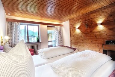 Gästehaus Waldrast - Ferienwohnung Enzian  3 Personen 50qm Dusche/WC Balkon W-LAN TV