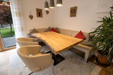 Ferienwohnung Lorenz inkl. Chiemgaukarte - Ferienwohnung Lorenz 96qm, Terr., 2 Schlafzimmer, WLAN, max. 4P., Hunde erl.