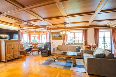 Gästehaus Maria - Ferienwohnung Herrenchiemsee, 95qm, 2 Schlafzimmer, große Terrasse