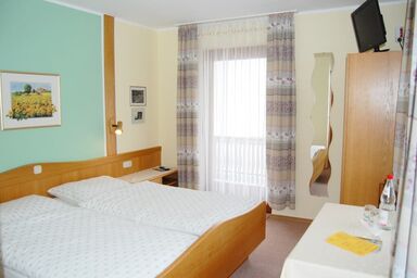Gästehaus Fidelis - Doppelzimmer mit Balkon