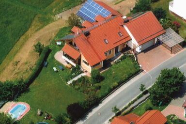 Haus Ruhland - Gemütliche Ferienwohnung mit Terrasse und Pool