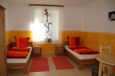 "Nesthocker" Pension-Bauwagencamp - 2-Bettzimmer mit Bad, TV und Sitzecke, 16 qm