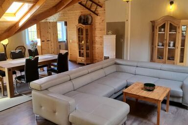 Cafe Altmühl, Ferienwohnungen Gästehaus Krimhilde direkt am Wasser - Ferienwohnung im Penthouse-Stil mit atemberaubenden Blick aufs Wasser