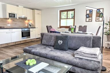 Apart Ladner 59 - Apart Ladner 59 .1