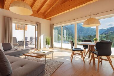 Walser Lodge - Ferienwohnung "Ifen", 80 m2, OG, Terrasse