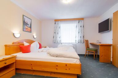 Alpenpension Elferblick - Doppelzimmer A ÜF Lang, Dusche, WC