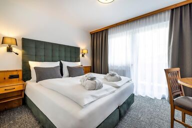 Hotel loj - our kind of place - Zimmer Bergzeit (2-4 Pers.)