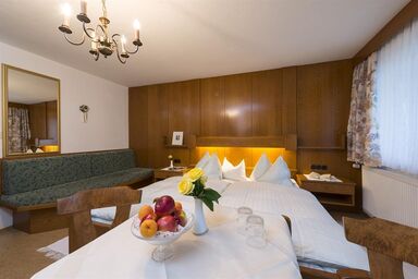 Pension Fischbacher - Clara Fischbacher - Doppelzimmer mit Dusche, WC