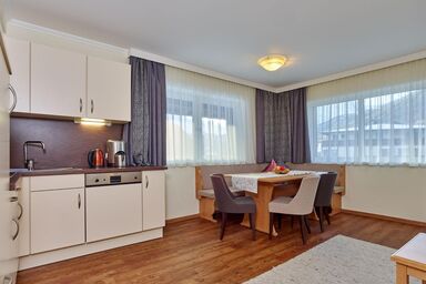 Alp Resort Tiroler Adler - Appartement "Alpenrose/Silberdistel"