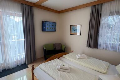 Pension Jägerhof - Doppelzimmer, Dusche oder Bad, Balkon