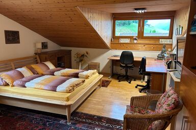 Bijou Guest House - Doppelzimmer mit Gemeinschaftsbad