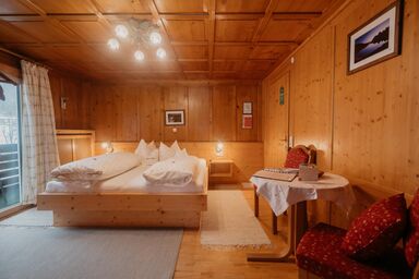 Pension Faneskla *** - Zimmer Nr. 4 " Schneerose" mit Dusche, WC