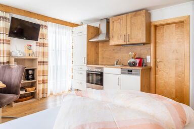 Macheiner, Tonimörtlhof - Apartment Mitterberg/Wohn-Schlafraum/Dusche, WC