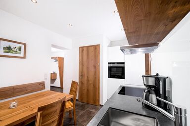 Hotel Garni Krumbach - Ferienwohnung "Uga Tal" mit kleiner Terrasse