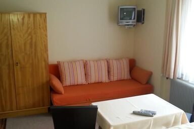 Appartements/Pension Nadasdy - Doppelzimmer (Zustellbett möglich) mit Balkon