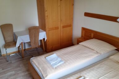 Appartements/Pension Nadasdy - Einbettzimmer mit DU/WC, Balkon, Sat-TV