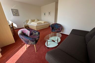GER-Haus - Komfort-DZ mit Balkon und Schlafsofa