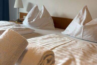 Landhaus Meingast - Doppelzimmer mit Balkon 2