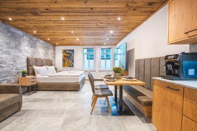 Alpine Essence Luxury Apartment in Zell am See Center