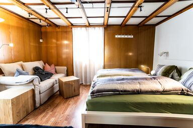 Bürcher Haus 1. OG Süd-Ost 1 1/2 Zimmerwohnung, 2-Betten (B. Haus 1. OG S/O)