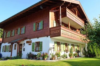 Haus Davis - Ferienwohnung Kaiserblick, 32 qm mit Balkon und Bergblick