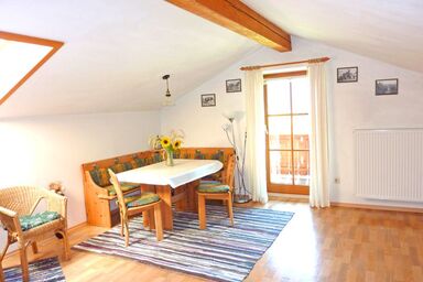 Ferienwohnungen Maurer Höhenberg - Ferienwohnung II Wohn-/Schlafraum kombiniert und Süd-Balkon, 33 qm
