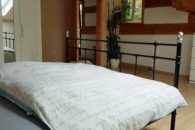 Am Valtlhof - Ferienwohnung 2 im Dachgeschoss, 2 - 4 Pers.,  70 qm, mit 2 sep. Schlafzimmern