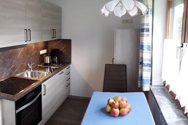 Ferienwohnung Weiß inkl. Chiemgaukarte - Ferienwohnung 50 qm, Balkon, Küche, 1 Schlafzimmer, 1 Wohnzimmer max 2 Personen