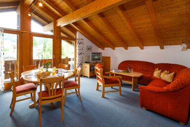 Ferienwohnungen Schausbreitner inkl. Chiemgaukarte - 10 Ferienwohnung Typ D 71 qm, Balkon, 2 Schlafzimmer, Wohnzimmer, max 4 P, WLAN