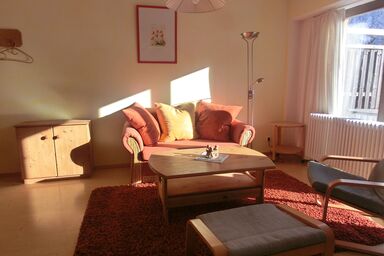 Ferienwohnung am Wasen inkl. Chiemgaukarte - Ferienwohnung 2, 54qm, Terr., Kochni., 1 Schlafzimmer, Wohnzimmer, 3 P., WLAN