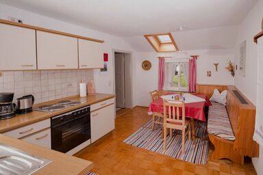 Feichtnhof - Ferienwohnung Heuberg mit 1 separaten Schlafzimmer, Küche, Balkon, Dusche und WC