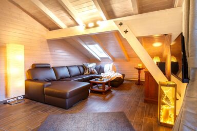 BERGSUCHT Ruhpolding- Chalet und Ferienwohnungen - Ferienwohnung Unternberg 65 qm, 1 sep. Schlafz., 1 Wohnraum, Balk., max. 2 Pers.