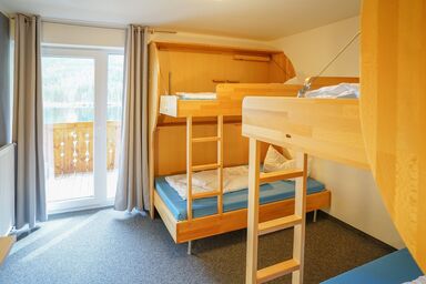 CVJM Aktivzentrum Hintersee - Mehrbettzimmer See, 3-4 Personen, Dusche/WC, Einzelbetten