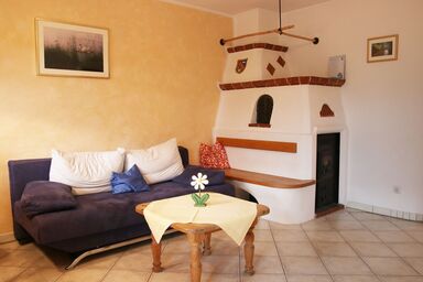 Schellenberger Hof - Ferienwohnung mit Kachelofen, Balkon und Terrasse, 60 m²