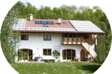 Ferienwohnung Bacher - Ferienwohnung am Waldrand für 4 Personen mit Balkon, 50 m²
