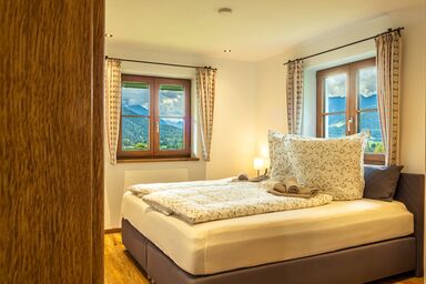 Haus Lärche - Ferienwohnung Untersberg für 1-4 Personen, 48 qm, 2 Schlafzimmer, Wohnküche, Bad mit Dusche/WC, Balkon