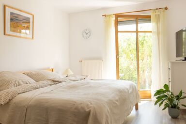 FeWoLo - Fünf Gehminuten vom See, 3 Zimmer Wohnung mit Garten