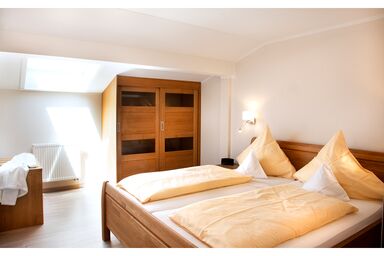 Landhaus Cornelia - Deluxe Appartement (58qm) mit Balkon und WLAN