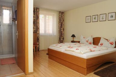 Pension Holzapfel - Doppelzimmer mit WLAN, 16qm