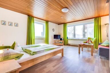Bartlhof-Ferienwohnungen-Zimmer - Ferienwohnung "Naabhofblick" ****