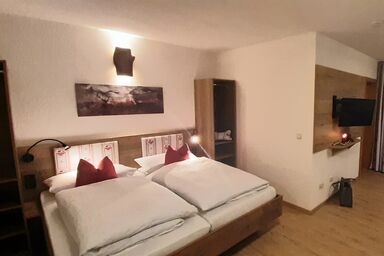 Gasthof Zum Wirt / Ferienwohnung Hohenbogenblick - Ferienwohnung 3 Personen