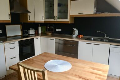 Gästehaus & Ferienhof Hüfner - Ferienwohnung Dorflick mit Badewanne und Dusche