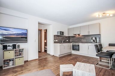 IsiLiving - IsiLiving .1