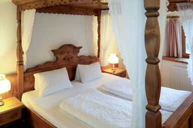 Burg Biedenegg mit Schlosscafé - Burg Biedenegg, Pach .2