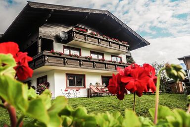 Au Pension - Doppelzimmer, Dusche, WC, Balkon
