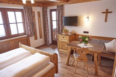 Haus Steinlechner - Doppelzimmer mit Dusche/WC, TV, Balkon