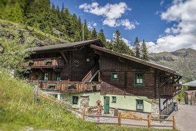 Hotel Silbertal **** - Almhütte Turmalin, HP