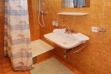 Haus Helene - Ferienwohnung 1/1 Schlafzimmer/Dusche, WC