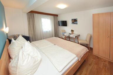 Pension Rosi - Doppelzimmer mit Dusche, WC