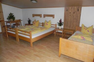 Schwaighof - Familienzimmer, Bad, WC